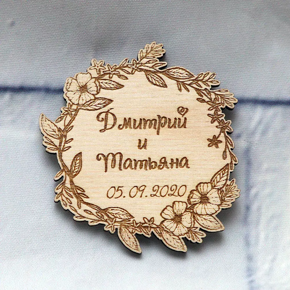 Свадебные магниты из дерева с резным венком